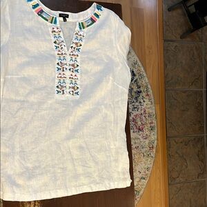 Talbots White Fish Embroidered Tunic Blouse with Sequin Details